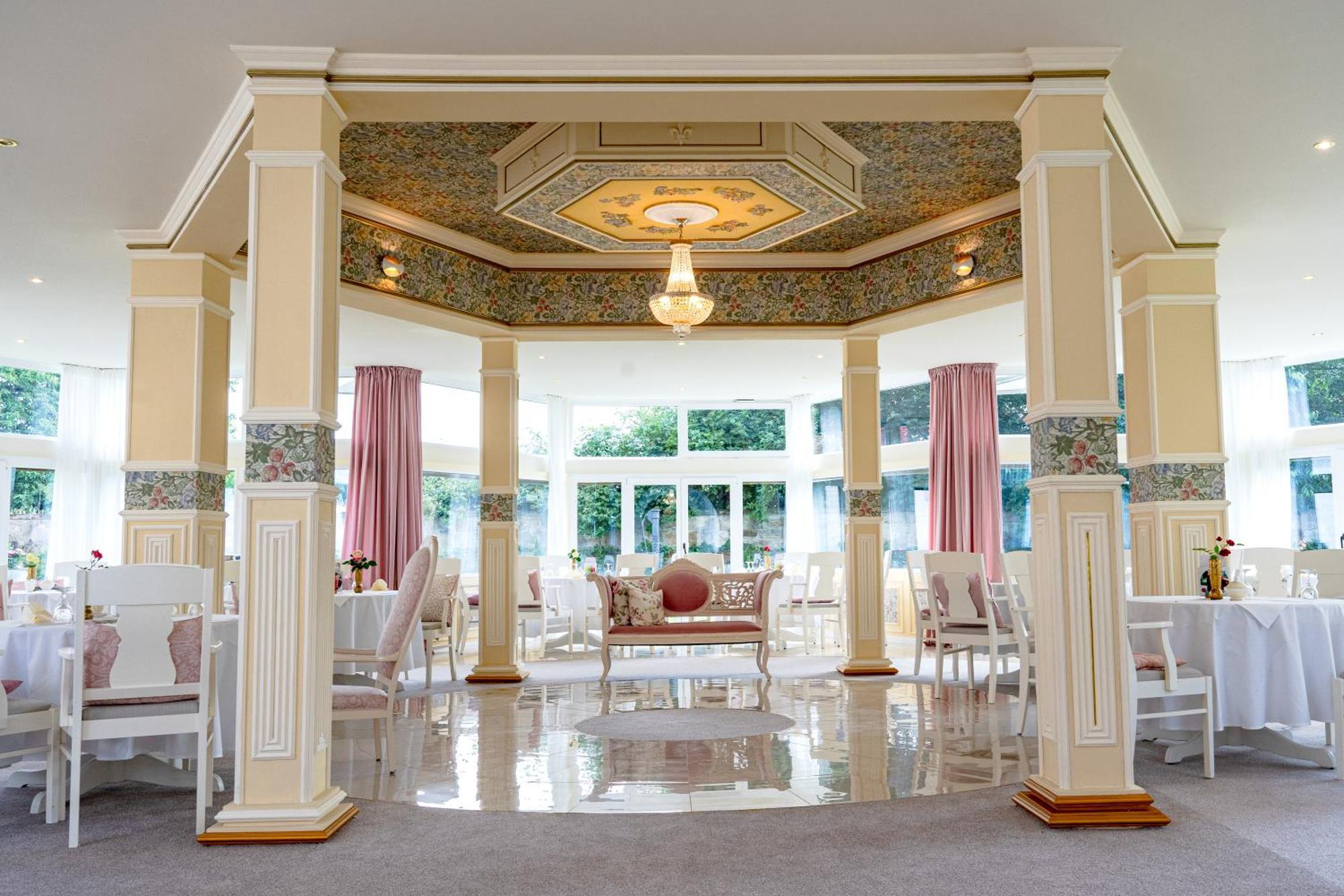 Schlosshotel Wilhelmsthal Calden 外观 照片