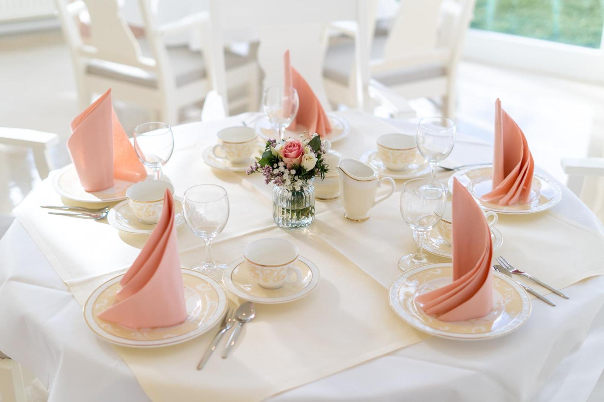 Schlosshotel Wilhelmsthal Calden 外观 照片