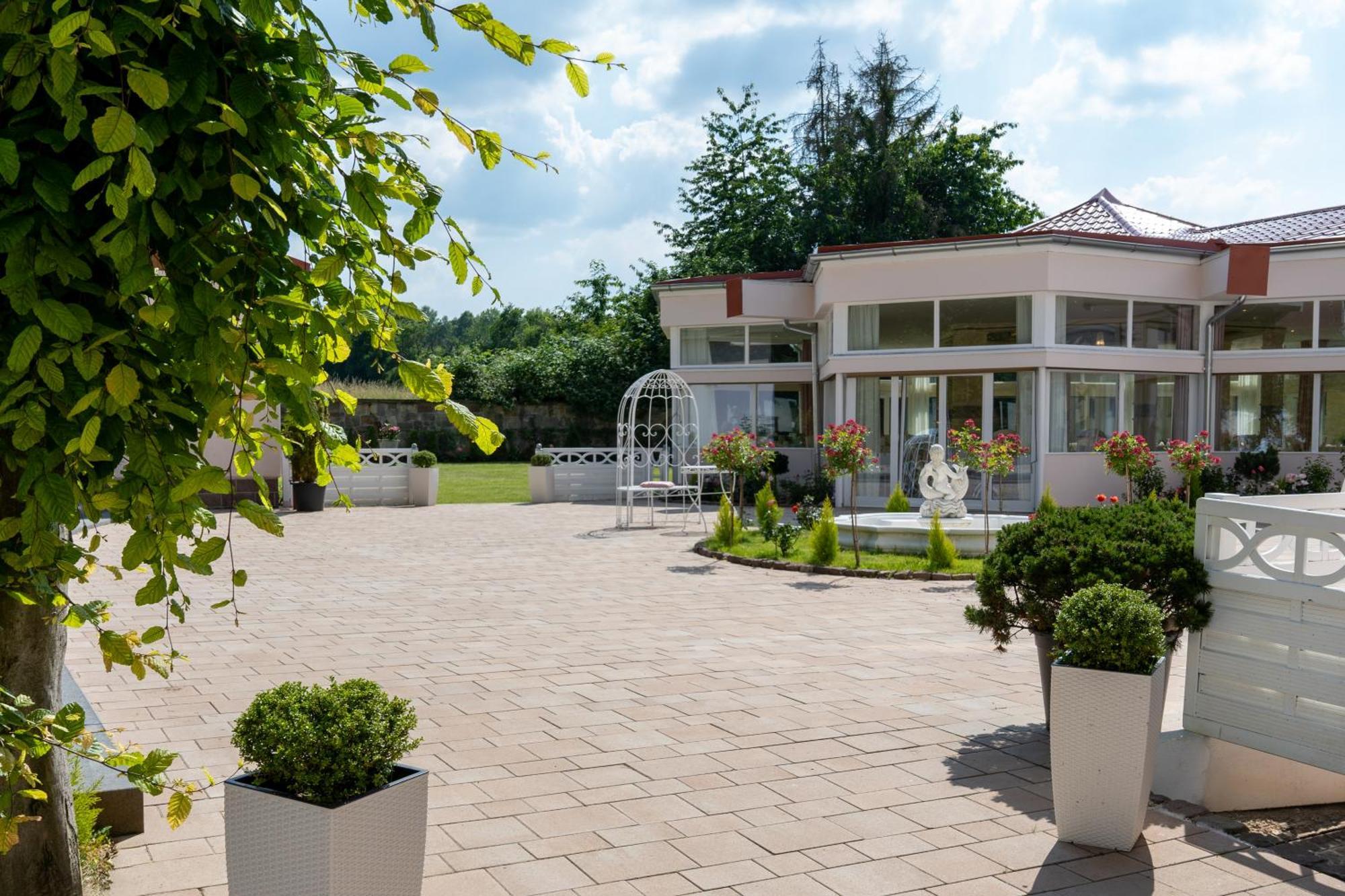Schlosshotel Wilhelmsthal Calden 外观 照片