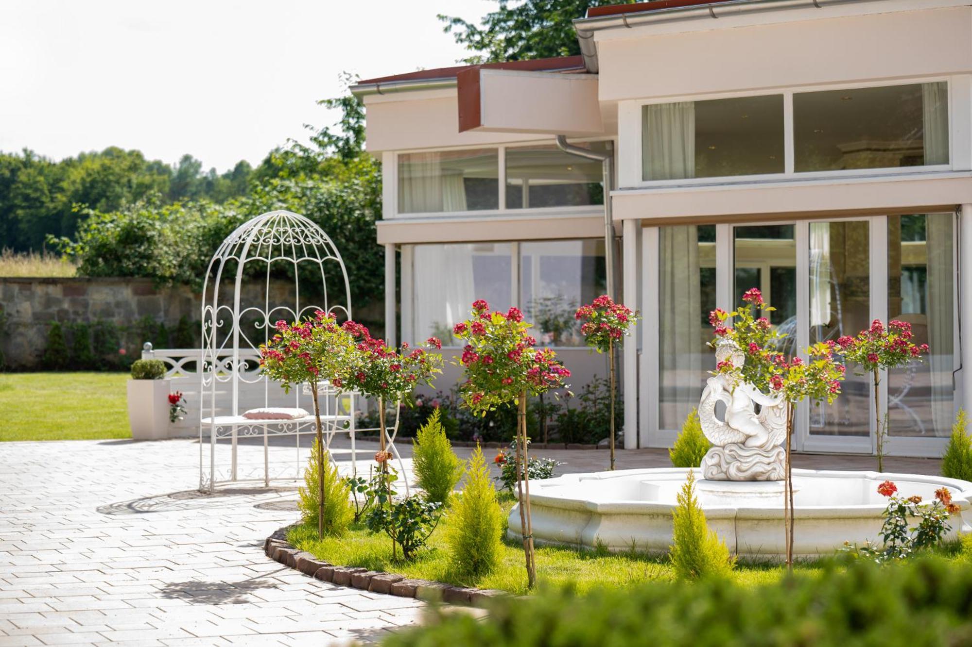 Schlosshotel Wilhelmsthal Calden 外观 照片
